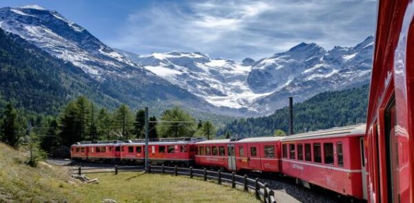 TOUR SVIZZERA A BORDO DEL TRENINO VERDE DELLE ALPI